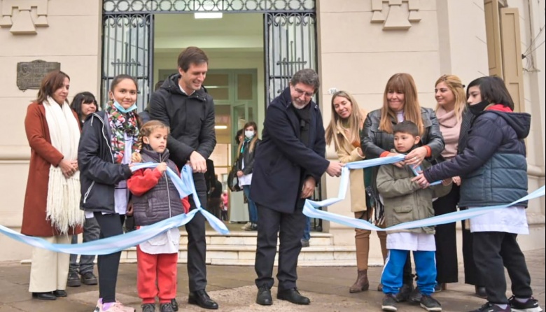 Sileoni y Mantegazza encabezaron la reinauguración de la Escuela Primaria N°1