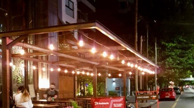 Más de 20 restaurantes colocaron terrazas desde la semipeatonalización de Lanusita