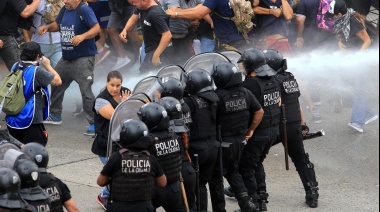 Más de 40 hechos de violencia y más de mil detenciones, el balance represivo del primer año de Milei