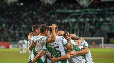 Banfield se copó en La Plata y cortó con la amargura