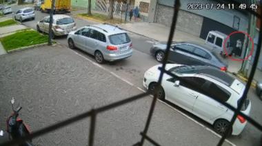 Tiene 17 años y usó el arma de su padre policía para robar botines y disparar a un patrullero