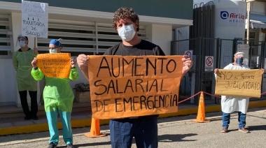 Gremios médicos salen a la calle para reclamar mejores condiciones laborales