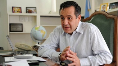 Finocchiaro: “Quienes deben tomar decisiones de invertir en el país, no confían en Milei”