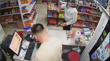 Ladrón armado robó un supermercado en Canning: se llevó la recaudación y cervezas