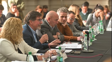 Sileoni presentó un informe de gestión ante legisladores bonaerenses