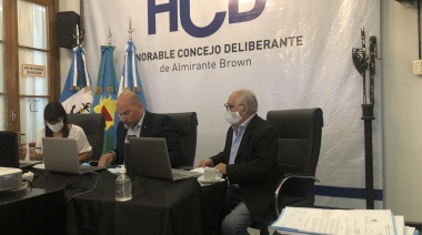 Se convalidó el aumento a trabajadores municipales y se autorizó la compra de 104 viviendas para familias que viven a orillas del riachuelo