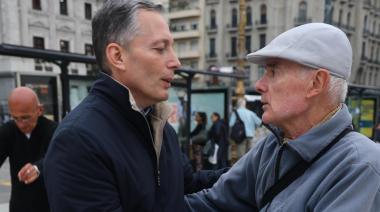 Gray, nuevamente presente en la marcha de los jubilados