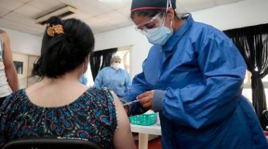Más de 2 mil trabajadores de la salud del distrito recibieron la vacuna