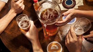 Alcohólicos anónimos en las fiestas: Causas y tratamiento