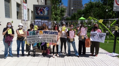 Los docentes municipales volvieron a pedir por los sueldos adeudados