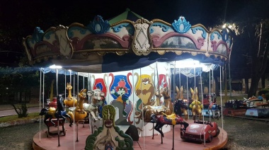 Reabrió la icónica calesita de la Plaza Recreo en Llavallol
