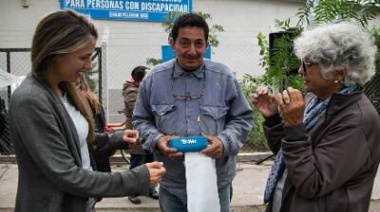 El Municipio entregó anteojos a vecinos del distrito