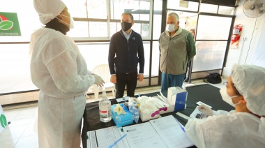 Gray inauguró un nuevo centro de testeo rápido de coronavirus para jóvenes y adolescentes