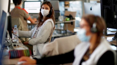 Polémica por la resolución que permite convocar a sus puestos a trabajadores de riesgo que están vacunados