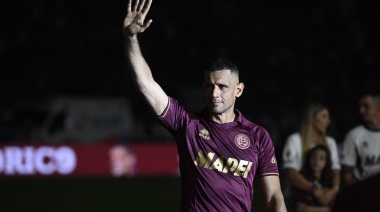 La emoción del Pepe Sand en su despedida en Lanús: "Me hicieron el jugador más feliz de la Tierra"