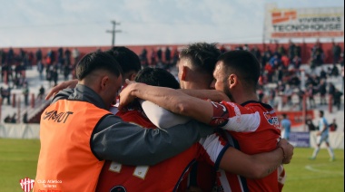 Talleres busca continuar su “escalada” ante Colegiales