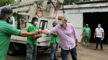 Grindetti recorrió el vivero municipal en el marco del programa "Actitud Verde"