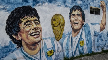 A un mes del Mundial, el Municipio homenajea a Maradona y a Enrique con un mural