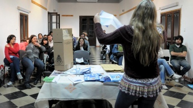 Alertan que La Cámpora podría sacar ventaja en la fiscalización de mesas