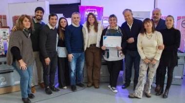 Entregan equipamiento a 40 escuelas del distrito