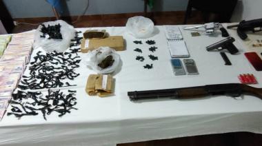 Drogas y un arsenal de armas incautadas en poder de una banda narco