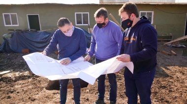 Gray visitó la construcción de un nuevo jardín de infantes en barrio Malvinas