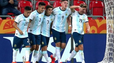 Con De la Vega de titular, Argentina se floreó en el debut