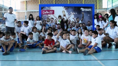 Los chicos de la Colonia Municipal se llevan un recuerdo imborrable con la Selección y la Copa