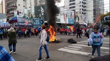 La Policía allanó dos locales del MTR y se conocieron videos sobre el pago a manifestantes