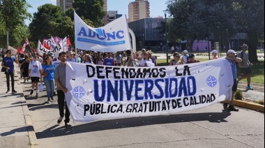 Docentes universitarios convocan a un paro de 48 horas