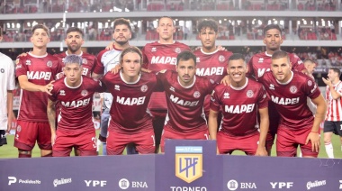 Lanús se hizo fuerte en La Plata y es puntero con puntaje ideal