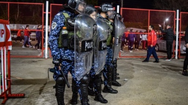 Graves incidentes en la cancha de Independiente: insultos a Grindetti, balas de goma de la policía y detenidos