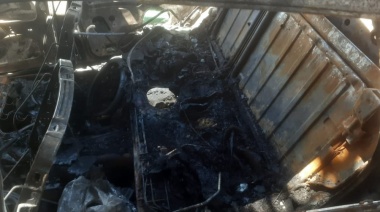 Identificaron el cuerpo calcinado dentro de un auto en Parque Barón y los asesinos siguen prófugos