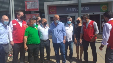 Machado y Grindetti asistieron a la inauguración de un local de Easy