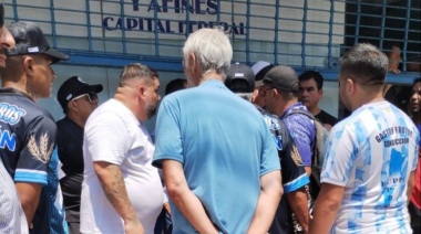 Acompañado de barras bravas, Gastón Frutos intentó "copar de prepo" la sede porteña del Sindicato de Panaderos
