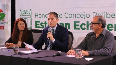 Gray asumió por quinta vez la intendencia y aseguró que reformulará la gestión con "máxima austeridad"
