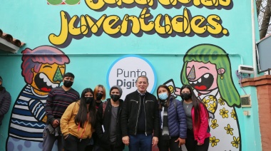 Gray inauguró un Punto Digital en la Casa de las Juventudes