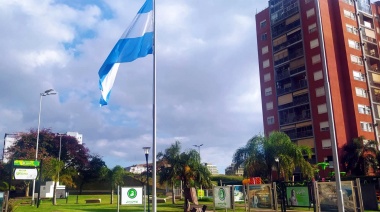 Repudian la decisión del Municipio de retirar la bandera del país de la Plaza Ucrania