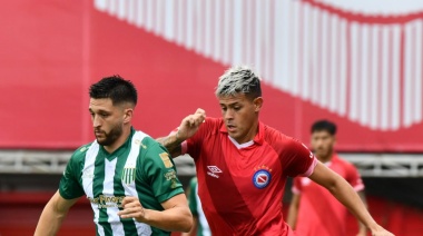 Banfield recibió un golpe fuerte en La Paternal