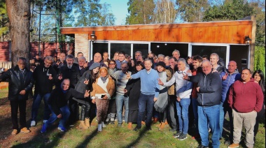 Gray juntó a dirigentes peronistas y aseguró: “Necesitamos organizarnos”