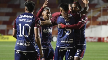 Lanús ganó en Perú y lidera su zona