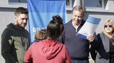 Cascallares y Fabiani entregaron subsidios para mejoras habitacionales en Don Orione