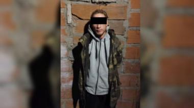 Detuvieron a un hombre que estaba prófugo y vendía drogas en frente de una escuela