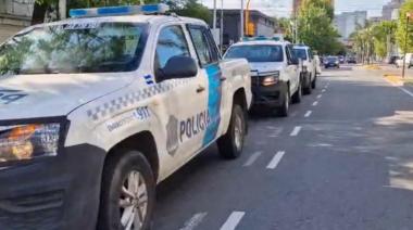 Escapaba a tiros de la policía y los vecinos lo defendieron a piedrazos en Lanús