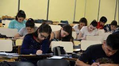 Aseguran que en casos con el mismo nivel educativo, las mujeres ganan menos que los varones