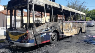 Se incendió un colectivo en pleno recorrido en Temperley