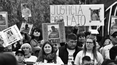 Homenaje y reclamo de justicia por "Lato": pidieron la detención del prófugo