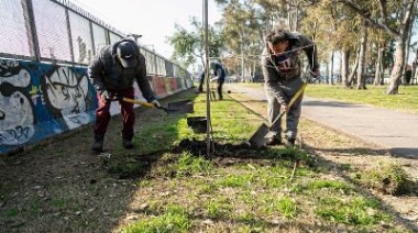 Jornada de forestación con especies nativas en la Estación de Claypole