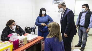 Cascallares recorrió el Hospital Burgwardt donde se realizan testeos del programa “Niños a la vista”