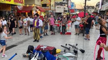 Llega una nueva edición de "La Noche de los Comercios" a Lomas de Zamora